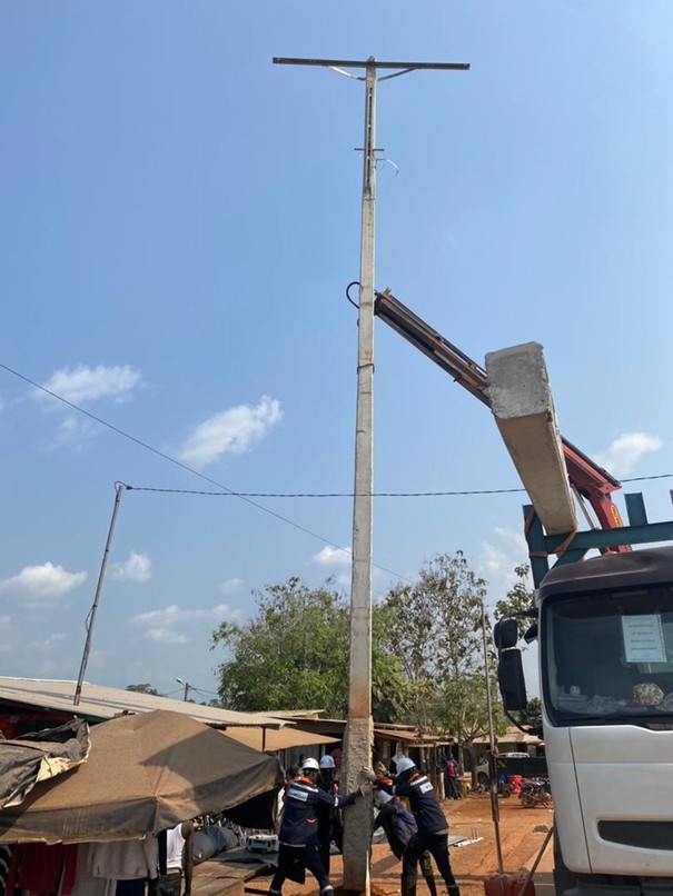 Réalisation de poteau électrique
